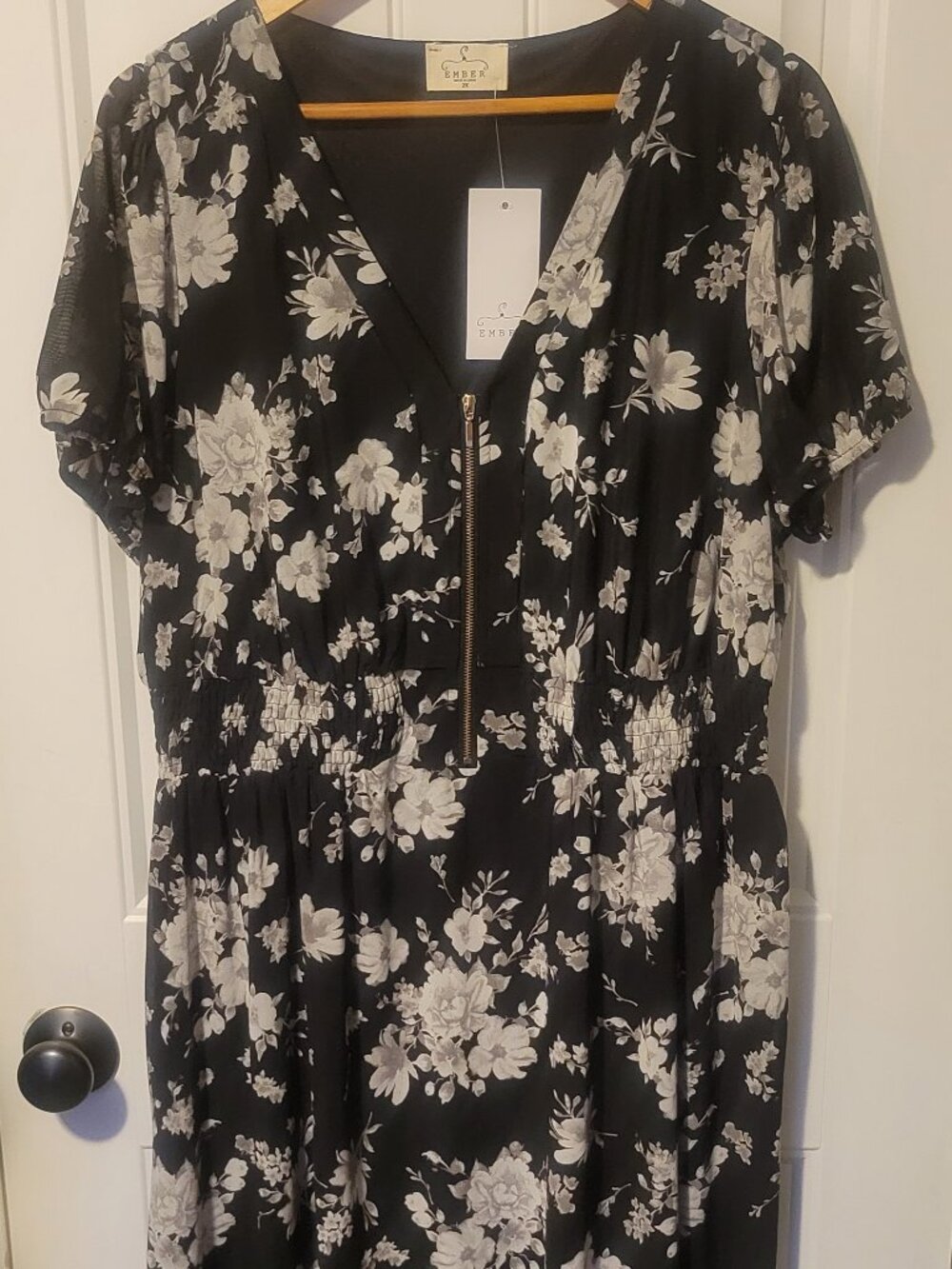 Ember 2X Black/White Floral Chiffon Blouson Midi Dress V-Neck Zip Front Lined